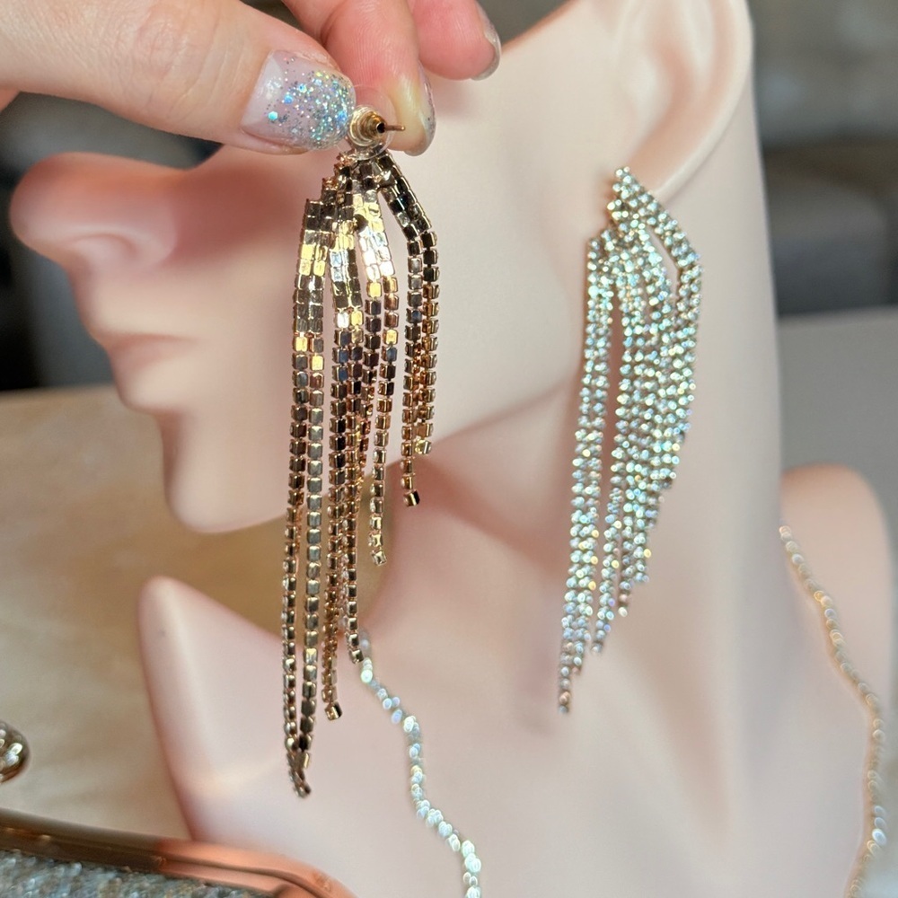 ⚜️ Classic Dangle Earrings With Crystals - Picture 5 of 8
